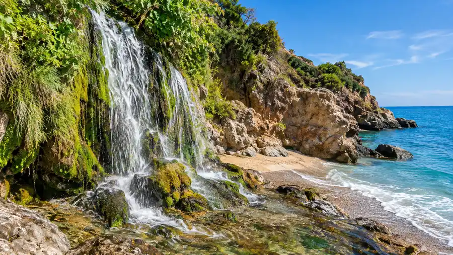 Playa de la Caleta de Maro: Visitor Guide